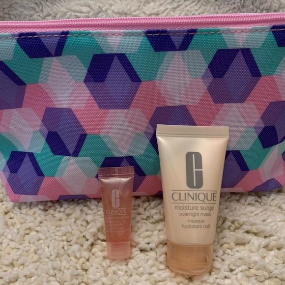 BRAND NEW! Clinique Moisture Surge bundle - Picture 2 of 5